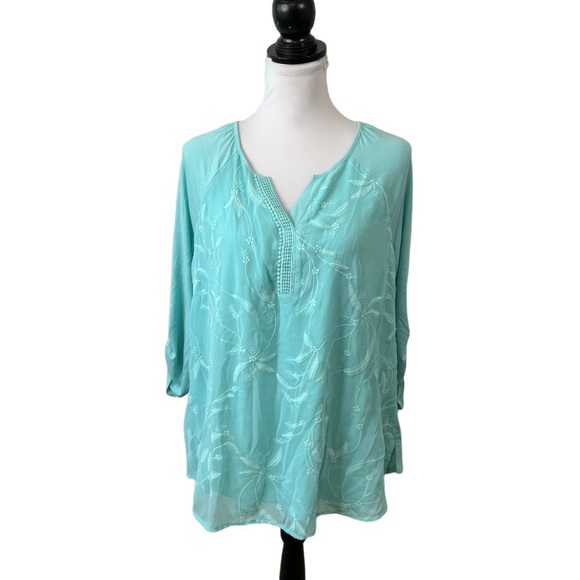St. John's Bay Tops - St John's Bay Knit Tunic Top Blouse Size XL Light Green Lace Embroidered V Neck